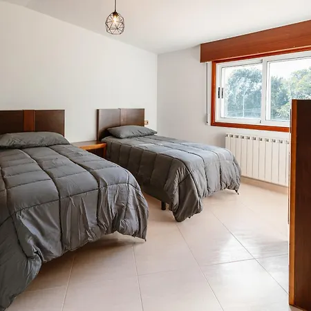 Casa Bella Lalin- 4 Double Bedroom Galician Country Home! Holiday home Lalin