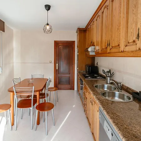 Casa Bella Lalin- 4 Double Bedroom Galician Country Home!